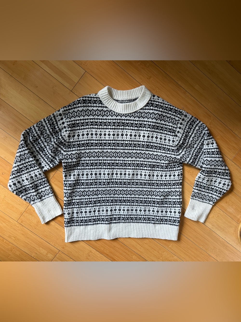 American Eagle Sweater